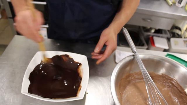 How to make Upside-down pear chocolate and ginger cakes