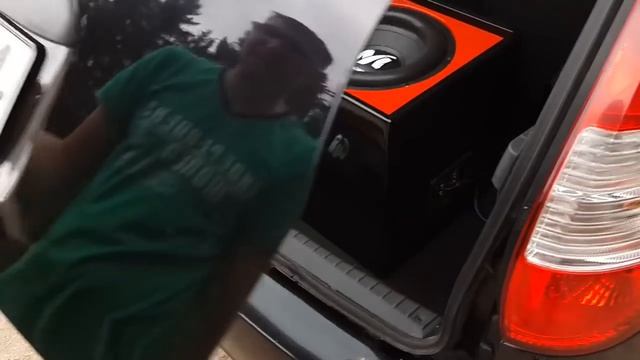 разминаем сабвуфер))(subwoofer Box)