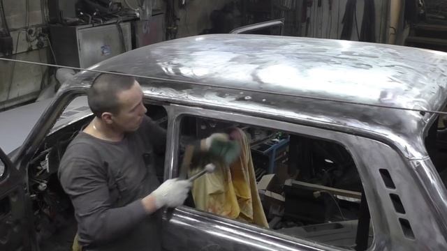 Подготовка под грунт и грунтование крыши Нива полный кузовной ремонт ч.58 смотреть онлайн