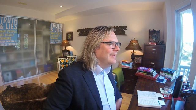 How To Use Body Language Effectively And Non Verbal Communication:Mark Bowden (2022)