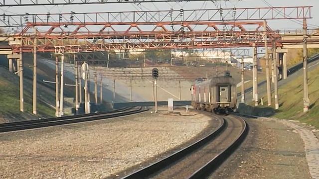 Тепловоз ТЭП70БС-223 с поездом "Восток". смотреть онлайн