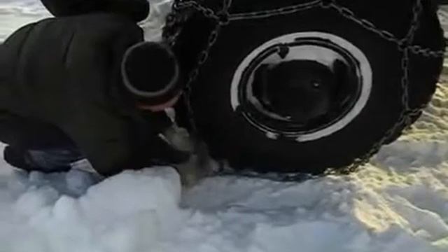 ГАЗ3308 надевание цепей противоскольжения