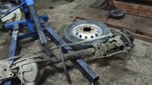 Начался процесс мост снимаем с газели передний, ставим балку)).