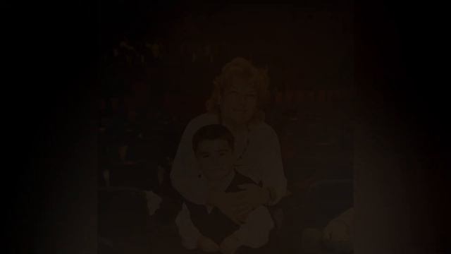 Бурак Оздемир оиласи уйи аёли ота онаси якинлари ёшлиги хаёти машинаси