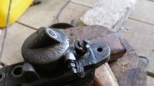 Замена супорта на ваз 2109 и непредвиденные обстоятельства.#супорт #ремонт #ваз #гараж