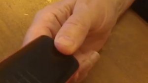 как снять заднюю крышку сотового телефона