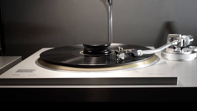 Benz Micro Cosmic Dancer смотреть онлайн