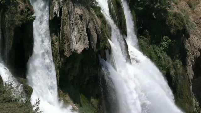 Красивая музыка на фоне Водопадов / Beautiful Music On The Background Of Waterfalls