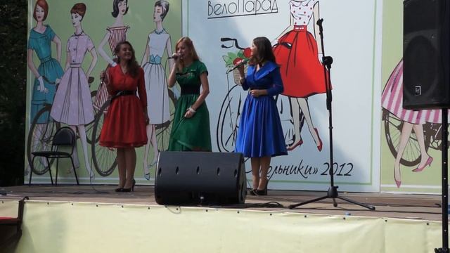 Велопарад в Сокольниках 4 - 3 Girls - Rain Drops Keep Falling - NEX-5N смотреть онлайн