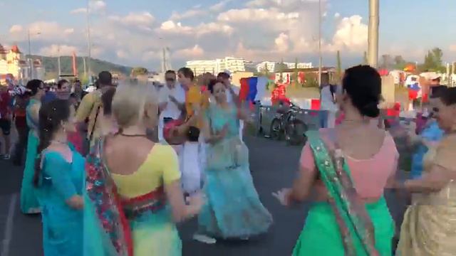 FIFA Football World Cup 2018: Russian women chanting Lord Krishna's name for good luck смотреть онлайн