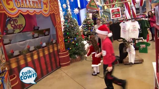 Ms. Cheap's Free Pictures with Santa смотреть онлайн