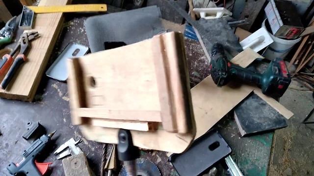 Держатель для телефона из палок, фанеры и термоклея смотреть онлайн