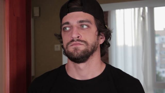 КАК ОТМАЗАТЬСЯ ОТ ВОЕНКОМАТА смотреть онлайн