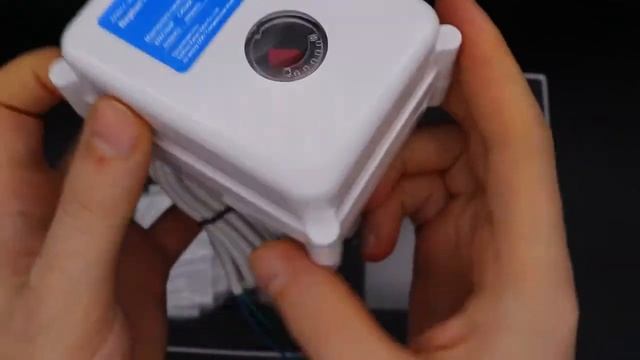 Распаковка комплекта Rubetek RK 3558 Перекрытие воды смотреть онлайн