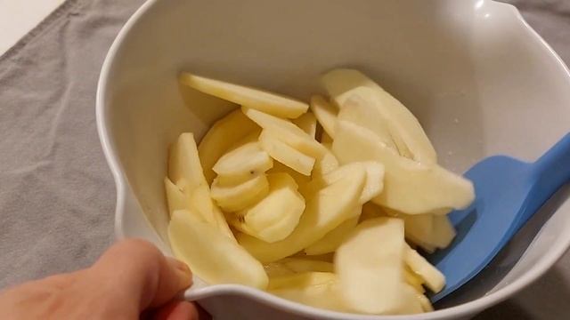 Italian Apple Pie Recipe | Rustic Apple Crostata with Cinnamon смотреть онлайн