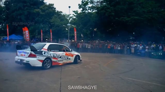 Mitsubishi Evo 9 Donuts - Lancer Evolution смотреть онлайн