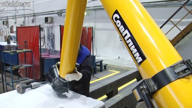 Промышленный пылесос затягивает вредные вещества в цехе № 37