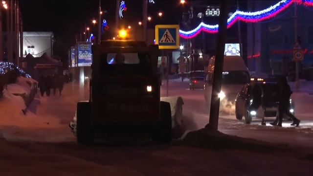 В Ульяновске устраняют последствия сильного снегопада смотреть онлайн