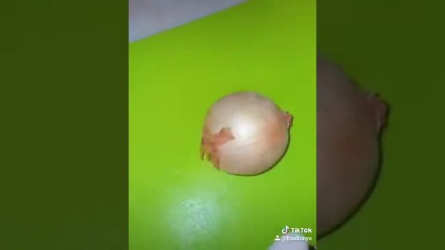 КАК РЕЗАТЬ ЛУК И НЕ РЫДАТЬ?? смотреть онлайн