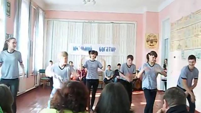 Танець на "Шкільному богатирі" смотреть онлайн