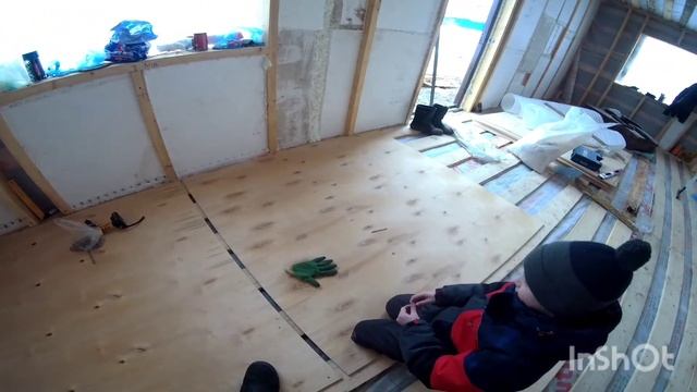 СТЕЛИМ ФАНЕРУ. Стройка продолжается. #домикдлядачи#каркасник смотреть онлайн