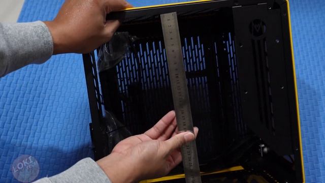 Unboxing Mechanic Master C34 Full Size ATX Case! Only 21.6L смотреть онлайн