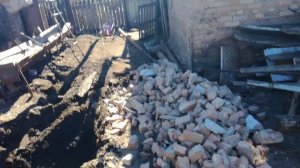 Копаем яму под каналинизацию на Юмз 3.5 метра глубину