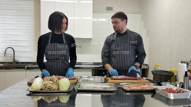 Свиные ребрышки и филейка в беконе с пекинской капустой и вешенками! Попробуем вместе. ч.1 смотреть онлайн