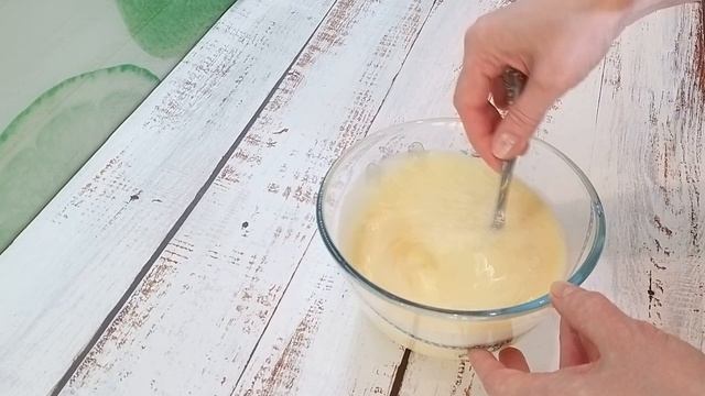 Самый Пышный Омлет в Духовке/Не опадает/Без Муки и Соды/Омлет с колбасой помидором зеленью и сыром. смотреть онлайн