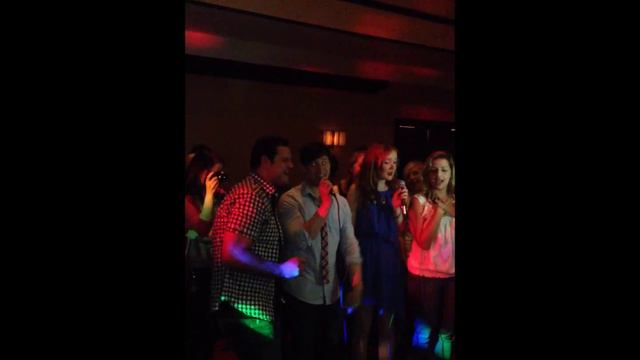 Max Adler, Curt Mega, Jennifer Bronstein and Chloé: Summer loving смотреть онлайн