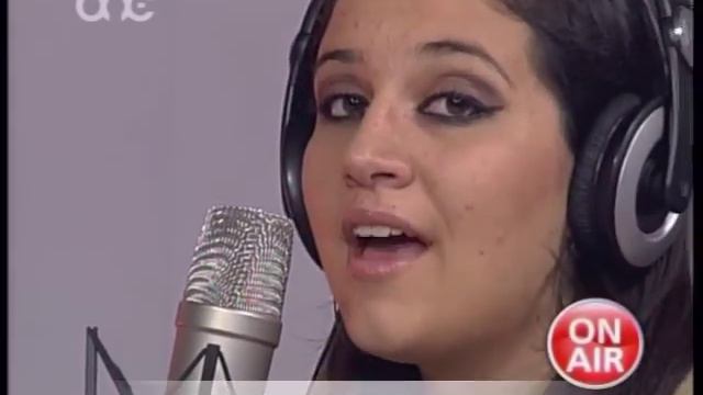 Amber performing Don't Know Why смотреть онлайн