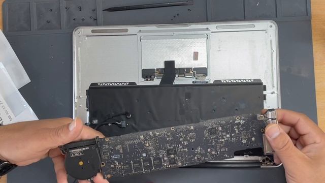 MacBook Air 13 2017 A1466 Keyboard Replacement & Trackpad Repair