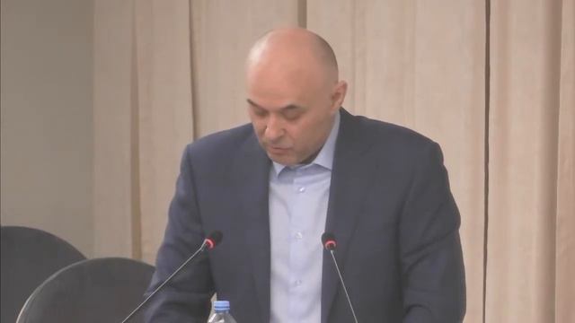 Глава Сургута Андрей Филатов выступает перед Думой города с отчетом смотреть онлайн