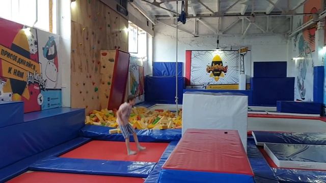 Vlog2019 #22 - Моя работа с клиентами. Персональные тренировки. Массаж, WorkOut, Fitness, Parkour. смотреть онлайн