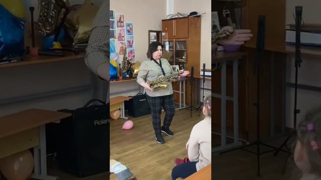 Лекція " Саксофон та його історія"(фрагменти) смотреть онлайн