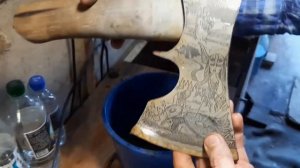 Старый ржавый топор. Восстановление и украшение.