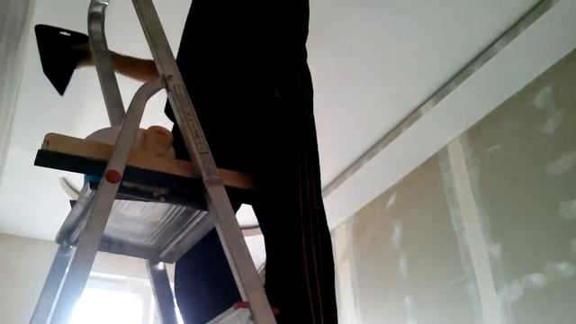 27.09.2014 - Спальня, Клеим обои под покраску на потолок смотреть онлайн