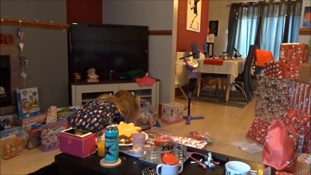 CHRISTMAS DAY SPECIAL! | OPENING PRESENTS, CHRISTMAS DINNER, GAMES FUN | THE PERKS OF BEING A MOTHE смотреть онлайн