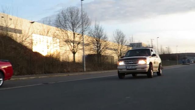 1997 Ford Explorer 5.0 V8 Sound смотреть онлайн