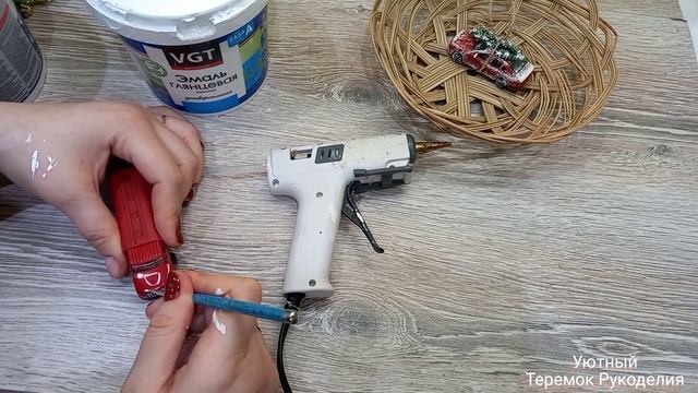 НОВОГОДНИЙ ДЕКОР СВОИМИ РУКАМИ! МАШИНЫ С ЕЛКАМИ, ИЗ ДЕТСКИХ ИГРУШЕК смотреть онлайн