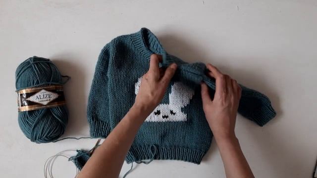 Детский свитер с зайцем.1 часть. Вяжем спицами. Как рассчитать количество петель. смотреть онлайн