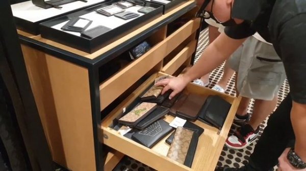 Outlet Stores in Shanghai, China | Bailian Outlets Plaza