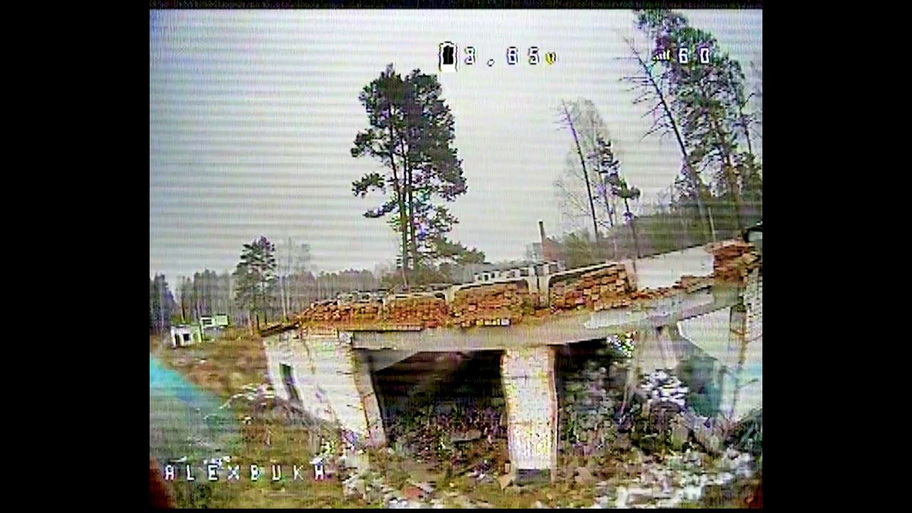 Обзорная FPV экскурсия по заброшенной военной части смотреть онлайн