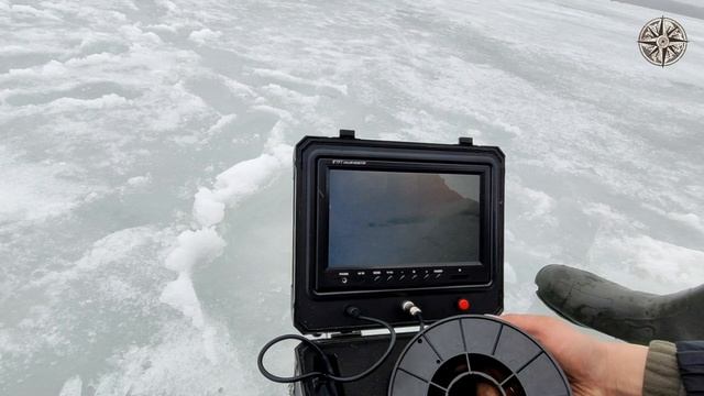 Телефон упал в лунку, попытка спасения смотреть онлайн