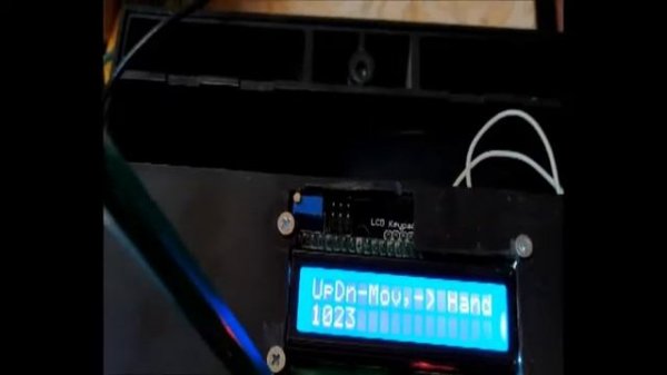 Программирование LCD Keypad Shield зависит от напряжения