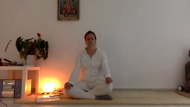 Meditación Para Activar Tu Intuición Con El Mantra: SaTaNaMa, También Conocida Como Kirtan Kriya.