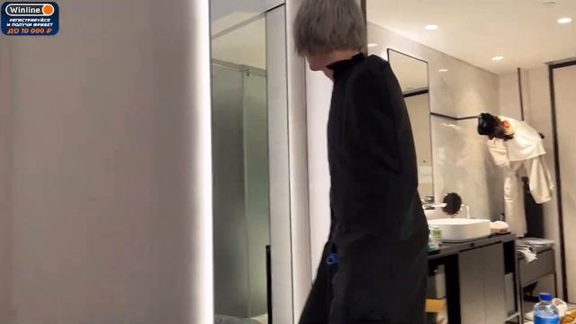 ПАРАДЕИЧ ДЕРЖИТ НОЖНИЦЫ ЭТИМ... смотреть онлайн