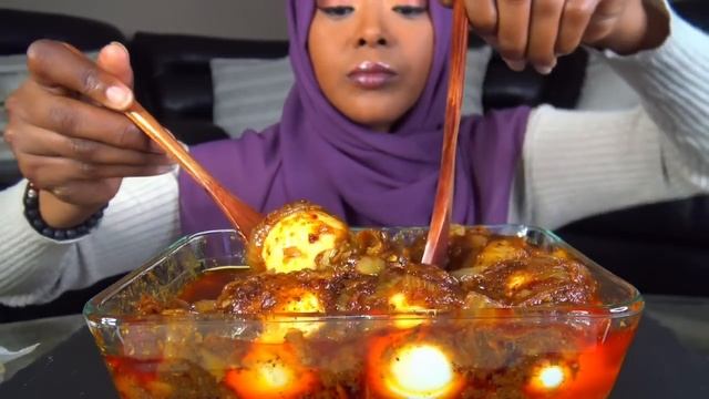 ASMR & Recipe | Soft Boiled Eggs in Bloves Smackalicious Sauce *طريقة طهي البيض المسلوق نص استواء смотреть онлайн