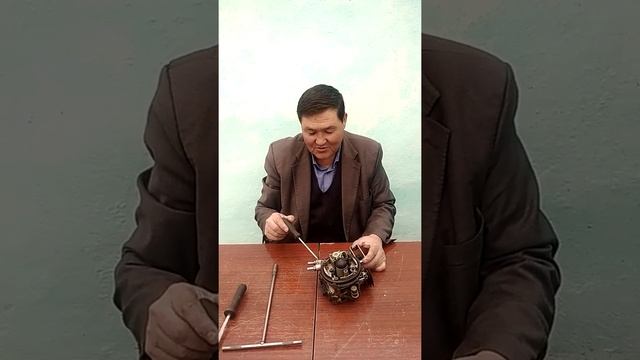 Ознакомление с устройством и разборка моновпрыска автомобиля Пассат смотреть онлайн