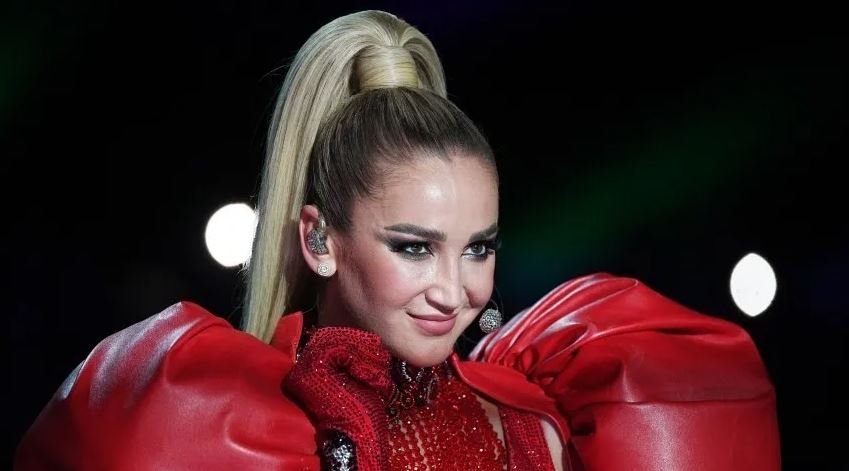 Ольга Бузова рассказала, что в школьные годы у нее были плохие отношения с директором